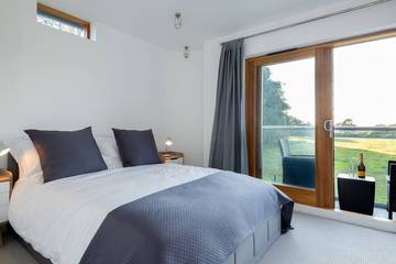 Holiday Home for 4 People in Chichester, West Sussex, Photo 2