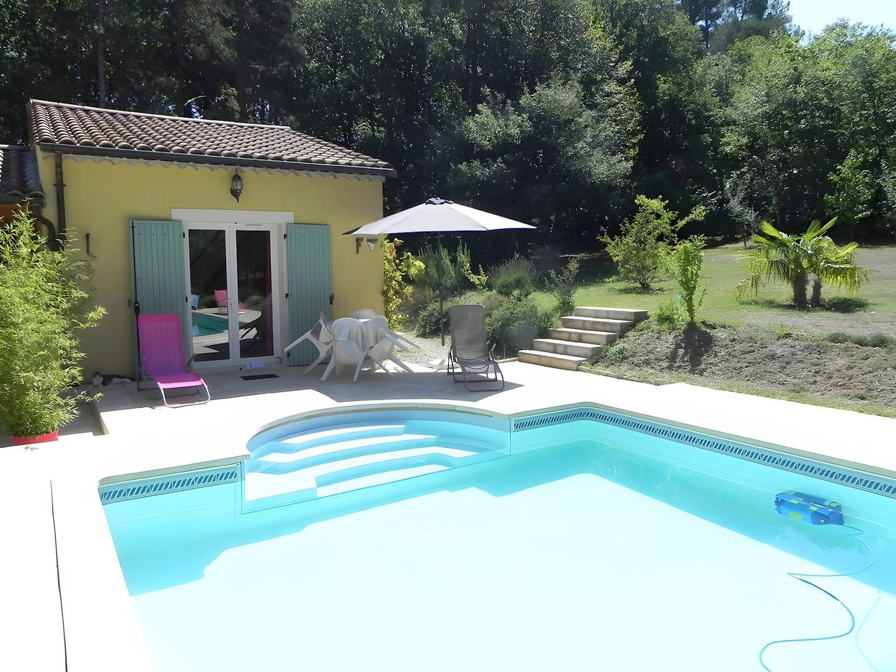 Studio entier, Gite la villa des pins en drôme provençale in Le Poët-Laval, Région de nyons