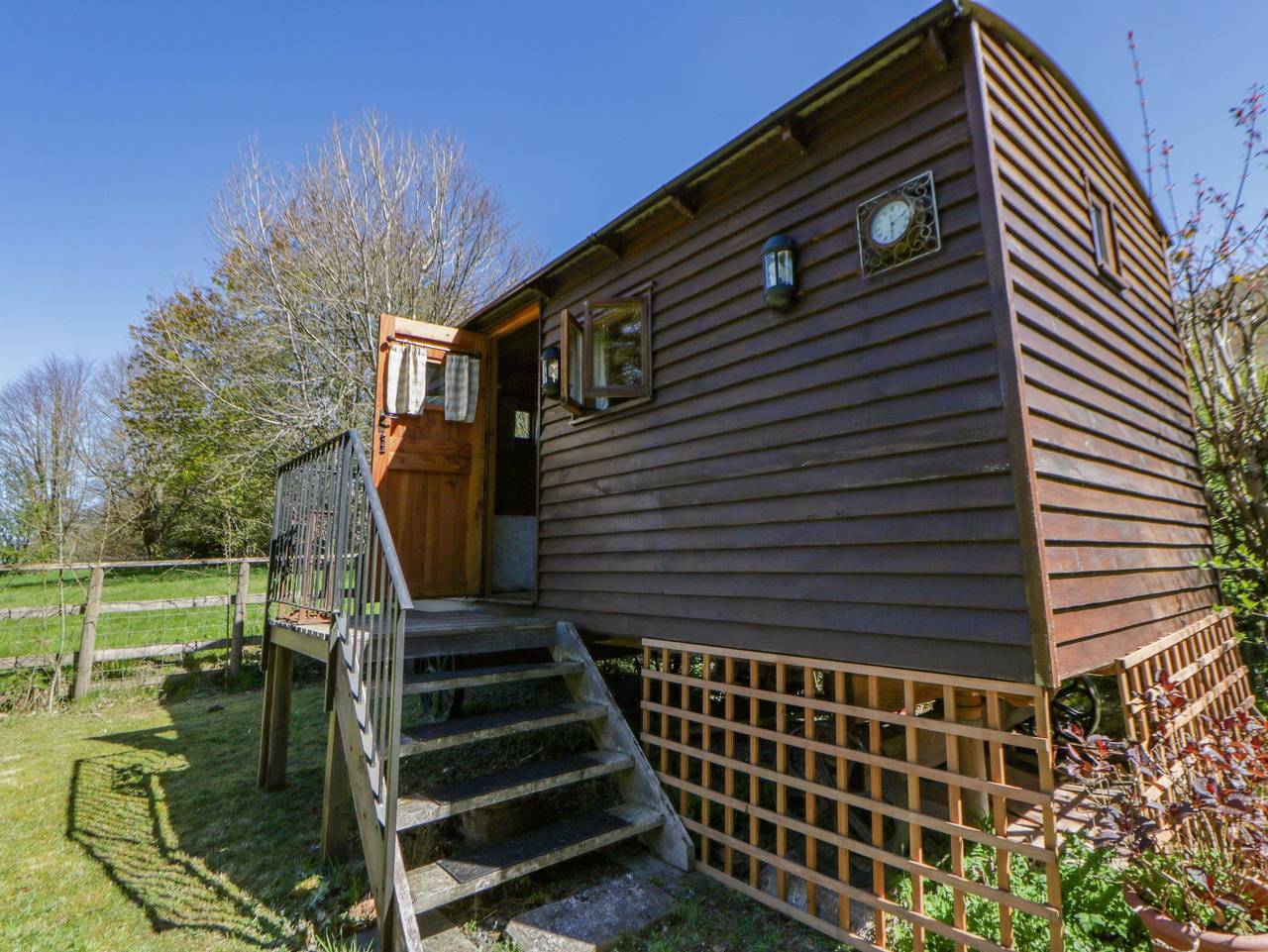 Bill’s Shepherds Hut in Brecon Beacons