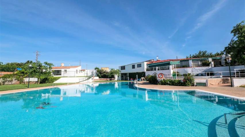 Wohnwagen für 3 Personen, mit Terrasse und Pool in Montroig Bahia - 3