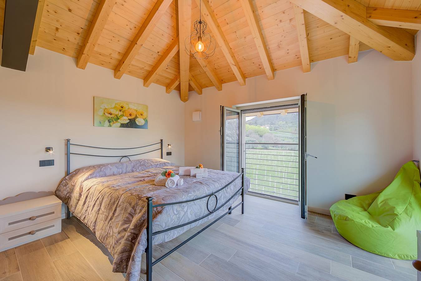 Appartamento intero, Ricomilla-Finestra Sul Verde- priv park in Roè Volciano, Prealpi Gardesane