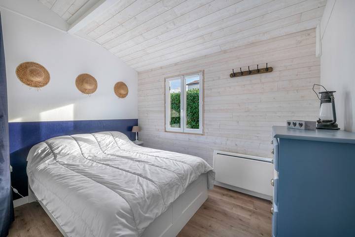 500 m de la plage, jardin, 4 adultes 1 enfant in Saint-Michel-Chef-Chef, Côte de Jade