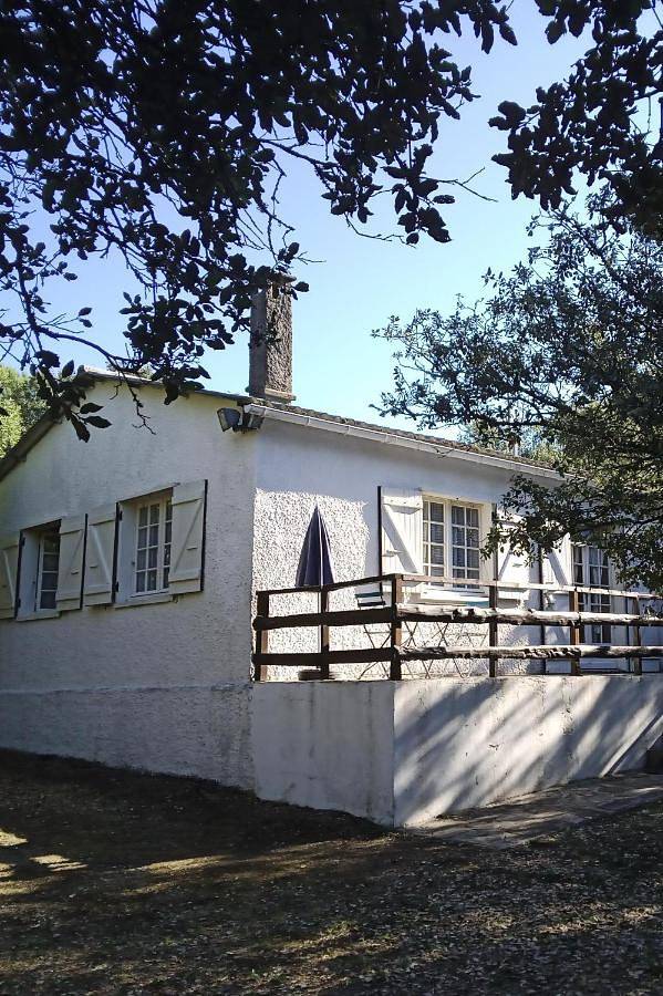 Location de vacances pour 4 personnes, avec jardin et terrasse, animaux acceptés à Brousses-et-Villaret