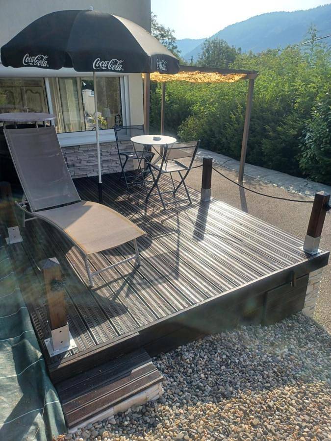 Gîte pour 2 personnes, avec jardin et bassin pour enfant ainsi que vue sur le lac et vue à Aurec-sur-Loire - 4