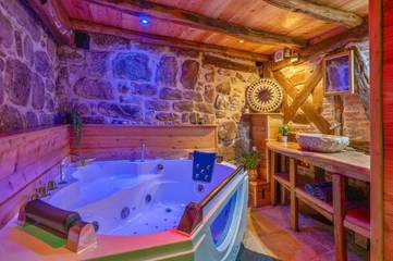 Gîte pour 3 personnes, avec jacuzzi à Figeac