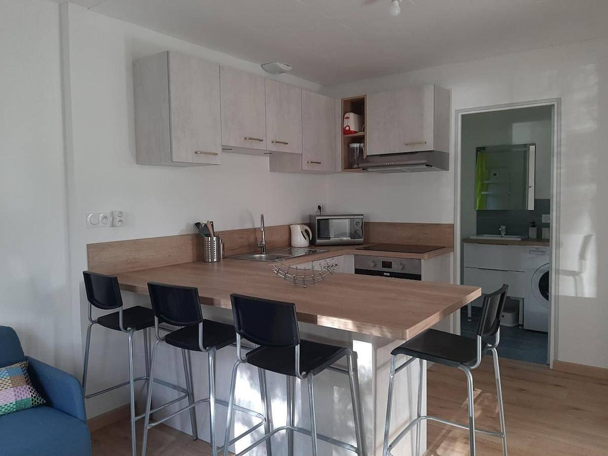 Two-Bedroom House in Bains-sur-Oust, Région de Redon