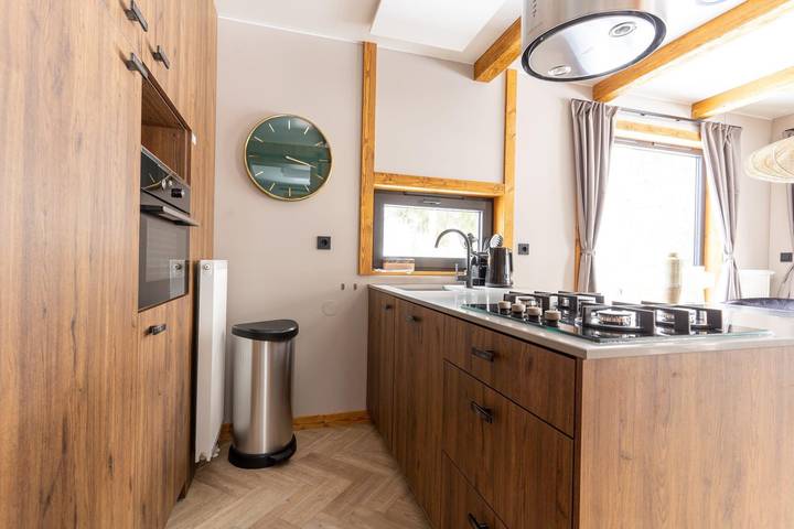 Ferienhaus für 6 Personen, mit Terrasse und Balkon/Terrasse