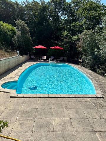 Gîte pour 6 personnes, avec vue et balcon ainsi que piscine et jardin à Villarzel-du-Razès