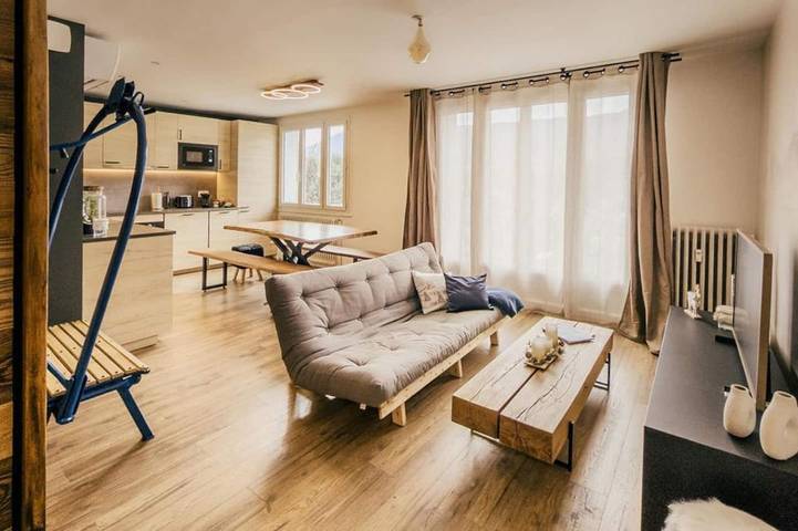 Location de vacances pour 8 personnes, avec Balcon et Vue à La Motte-Servolex