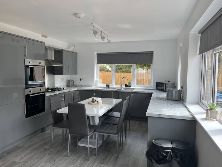 Holiday home for 14 people in Poole