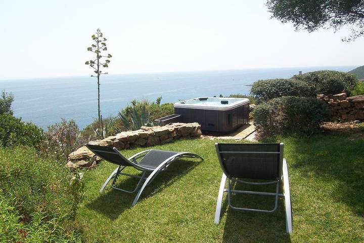 Location de vacances pour 5 personnes, avec jacuzzi ainsi que terrasse et piscine, adapté aux familles à Conca - 2