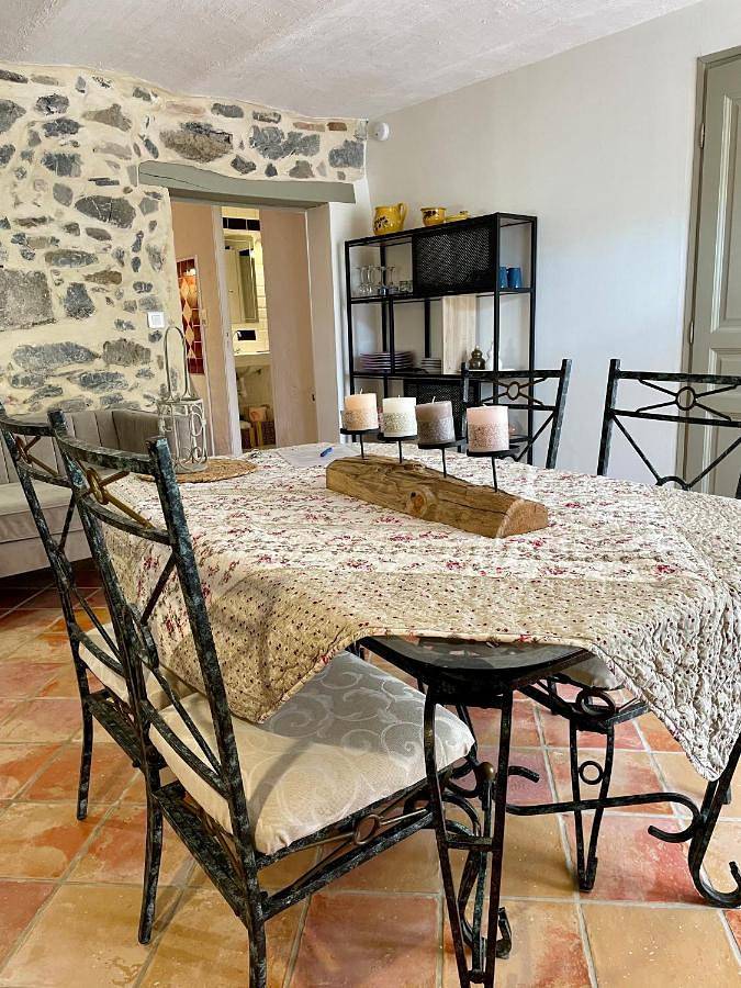 Location de vacances pour 2 personnes, avec piscine ainsi que jardin et vue, animaux acceptés à Saint-Sébastien-d'Aigrefeuille - 4