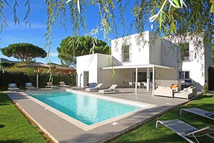 Hôtel pour 2 personnes, avec Balcon et Jacuzzi ainsi que Terrasse et Jardin