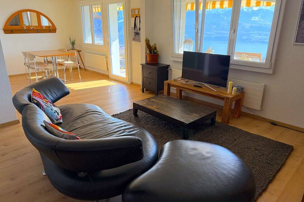 Geheel appartement, Concierge, Lake Thun/Alps Scenic Views by Swisshut in Sigriswil, Meer van Thun