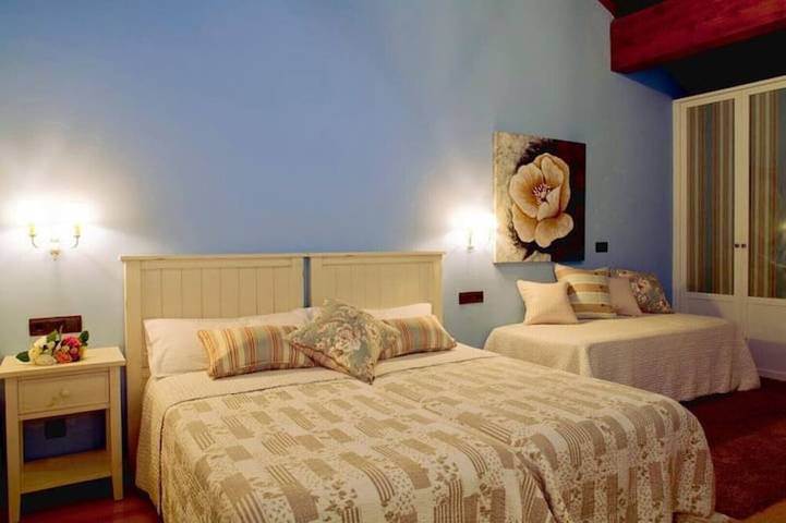 Casa rural para 7 personas, con jardín además de jacuzzi y terraza, Se admiten mascotas - 1