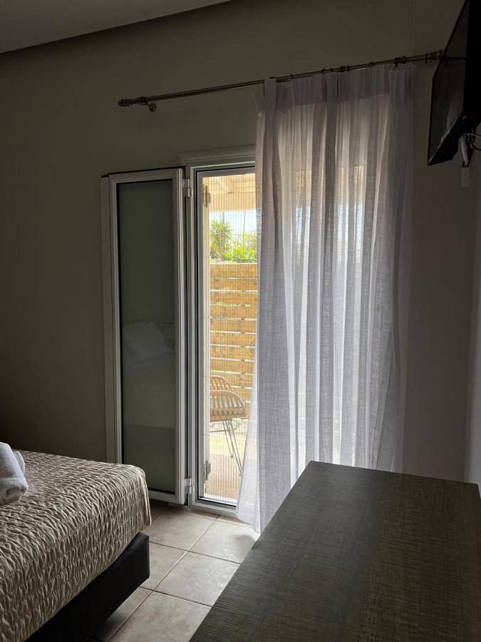 Chambre d’hôte pour 3 personnes, avec piscine et jardin à Corfou - 2