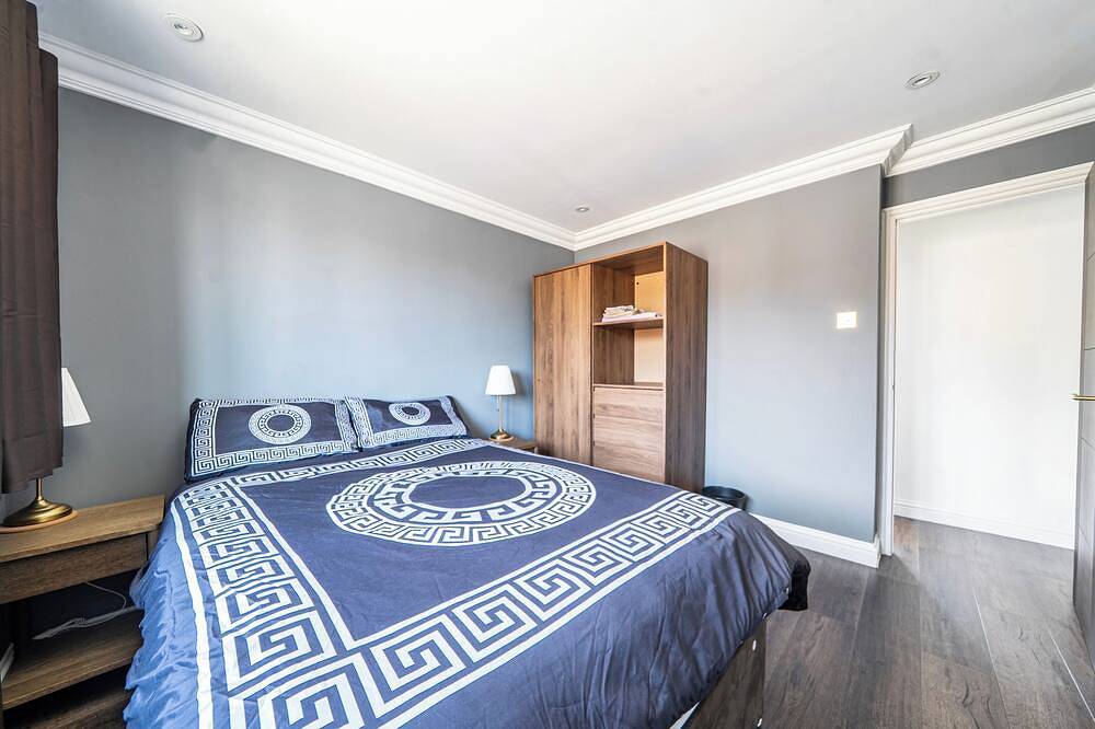 Aylesbury - Sleeps 6 - Parking - Central Location in Aylesbury, Chiltern Hills
