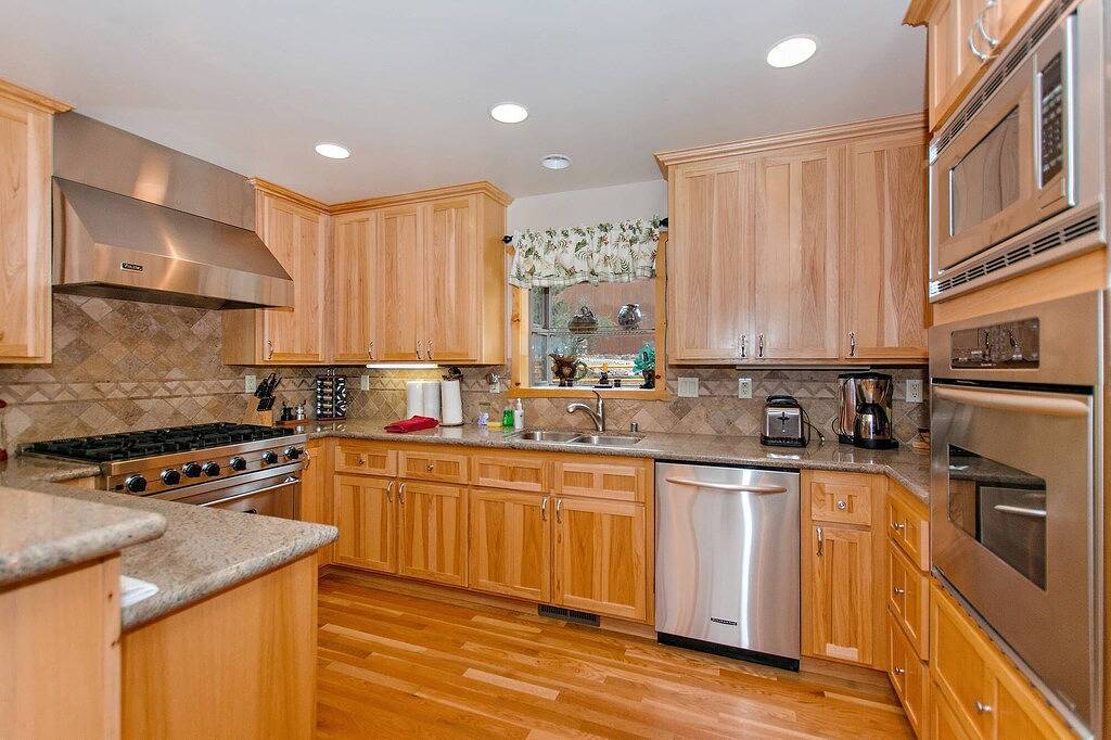 Log Styling with Spectacular Lake Views! Hot Tub! Wall to Wall Game Room! in Big Bear Lake, San Bernardino County