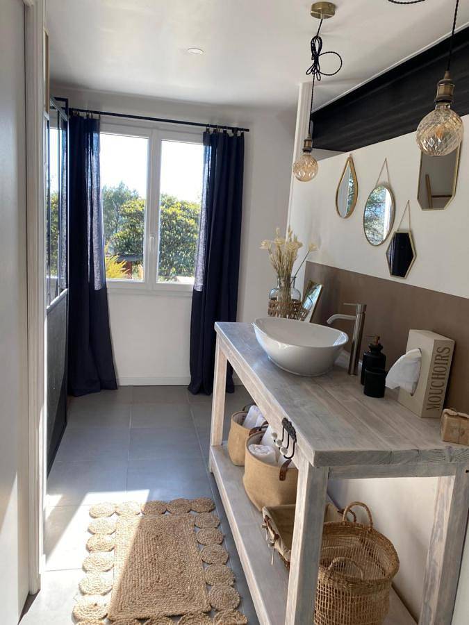 Location de vacances pour 2 personnes, avec vue et terrasse ainsi que jardin et piscine à Auriol - 4