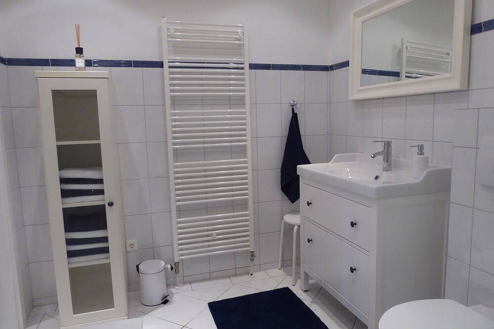 Beschauliche Wohnung auf dem Hof einer Landtierarztpraxis in Loxstedt, Südliches Cuxland