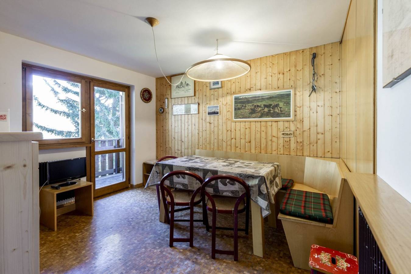 Ganze Ferienwohnung, Ferienwohnung für 4 Personen mit Garten in Mazzin, Dolomiti Superski