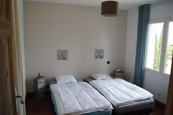 Location de vacances pour 8 personnes, avec terrasse et jardin à Vauvert - 4