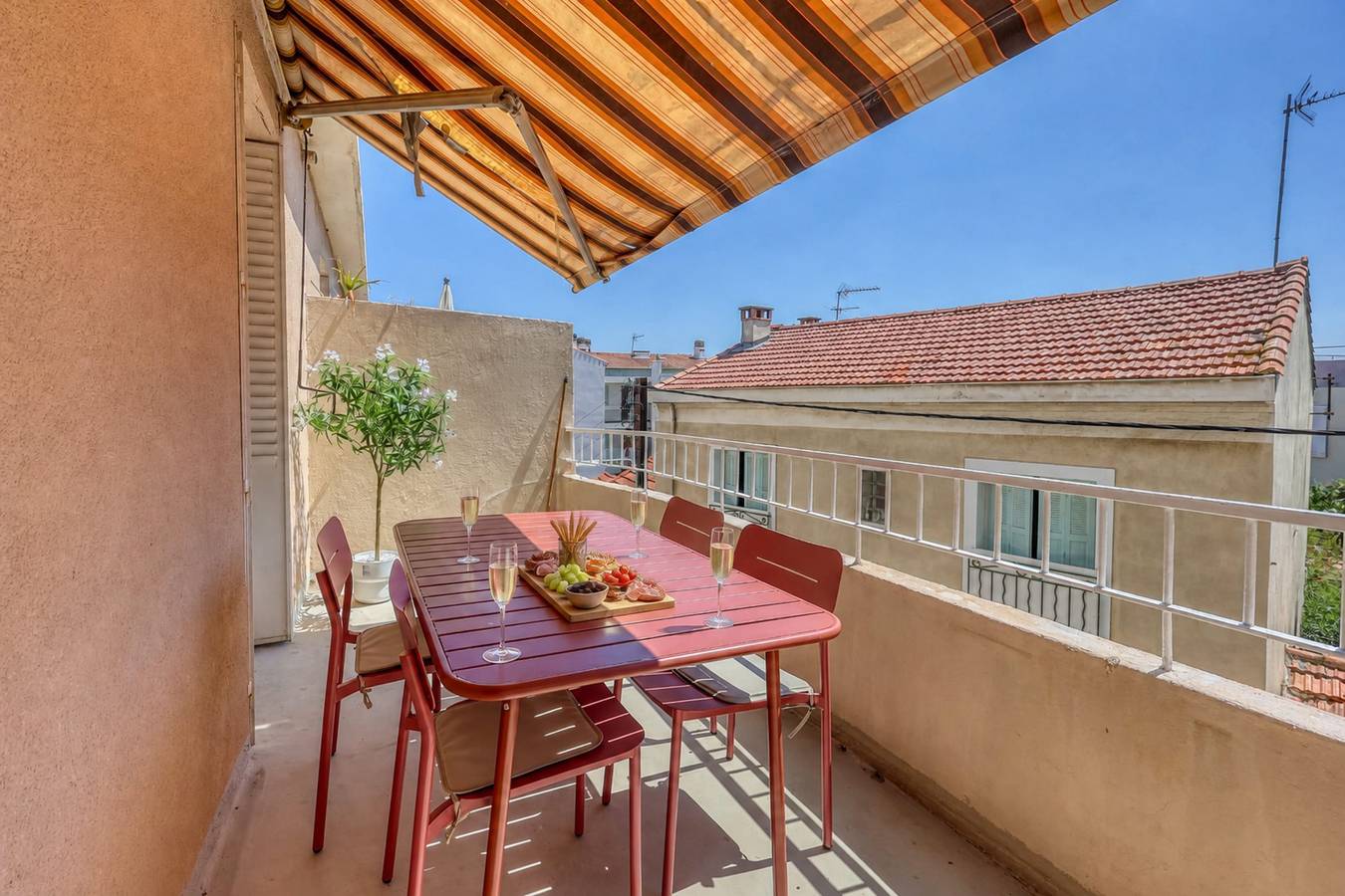 Appartement entier, Mourillon Soleil & Terrasse - Welkeys in Toulon, Côte méditerranéenne (France)