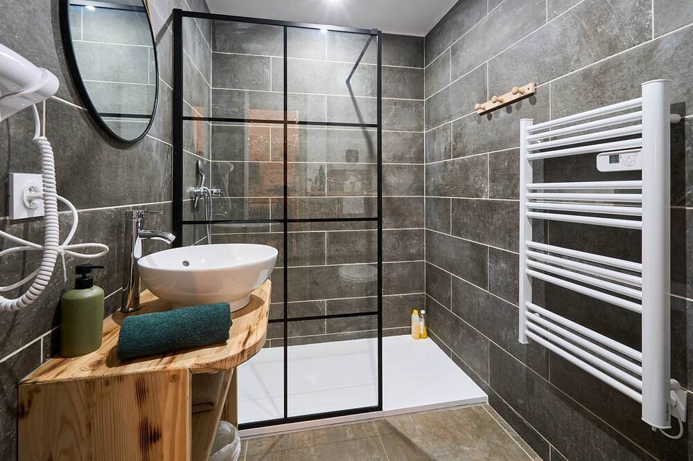 Appartement entier, Appartement 4 pers Calme & Confort - Clim - Centre in Carcassonne, Région de Carcassonne