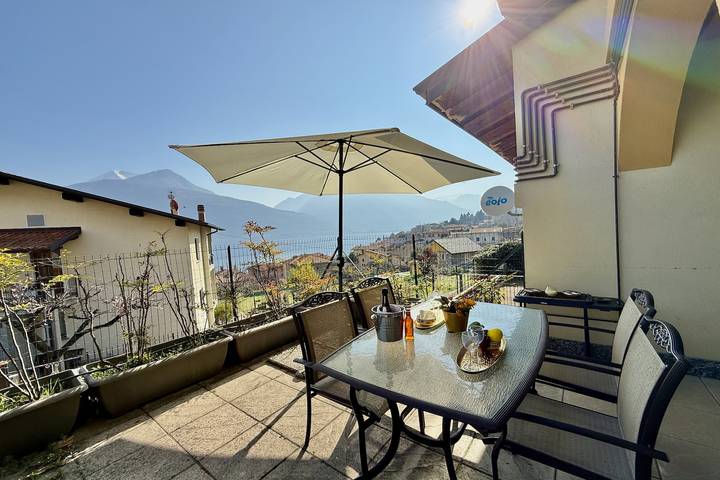 Hütte für 6 Personen, mit Terrasse und Pool sowie Seeblick am Comer See