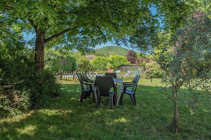Location de vacances pour 8 personnes, avec piscine, animaux acceptés à Dauphin (homonymie)
