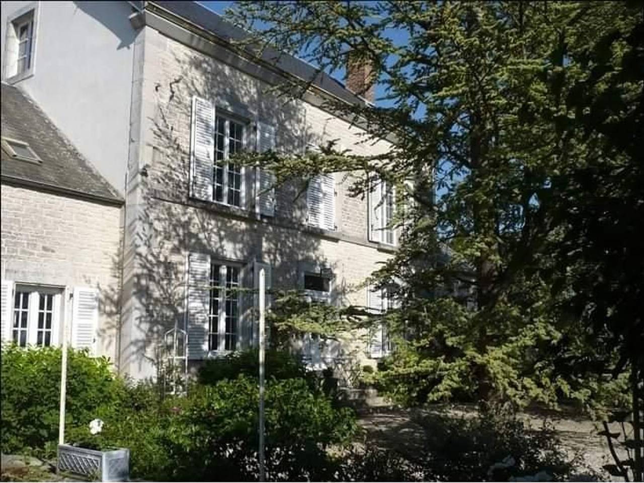 Maison bourguignonne du 19ème, piscine partagée, animaux acceptés in Marcenay, Région de Montbard