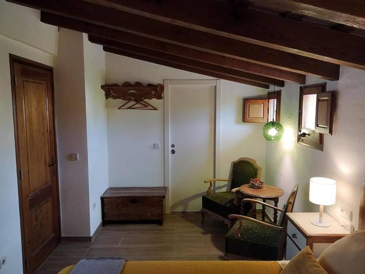 Casa rural para 2 personas, con Terraza además de Jardín y Piscina en Bescanó - 4