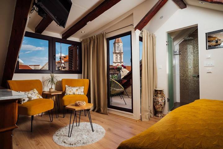 Maison d’hôte pour 2 personnes, avec vue et jardin à Trogir