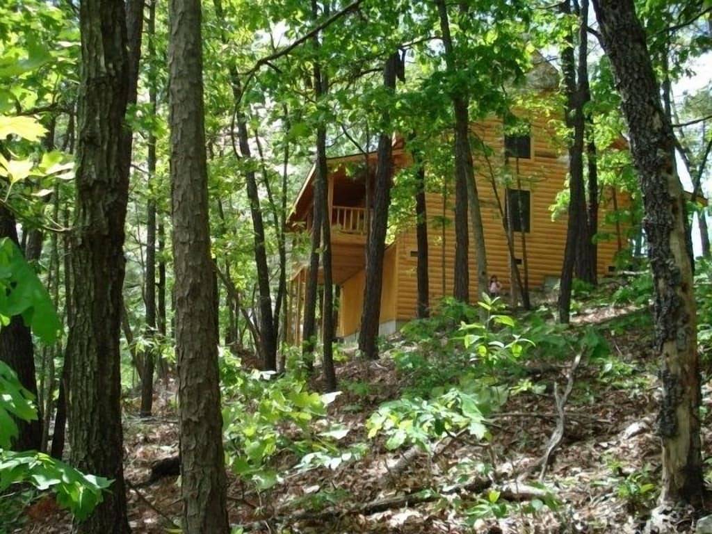 Branson Missouri Luxury Log Cabin auf Quiet Pine Ridge Wald oberhalb des Sees, Jacuuzi in Table Rock Lake