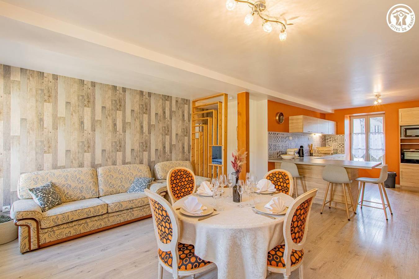 Les Gourmets in Couches, Autun Området