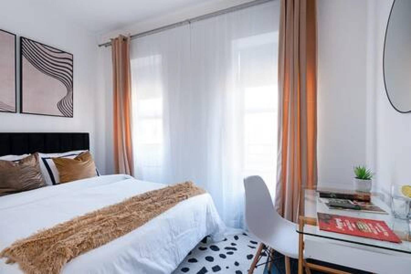 Entire apartment, 444-5A Newly renovated 1Br in Hell's Kitchen in Manhattan, New York City