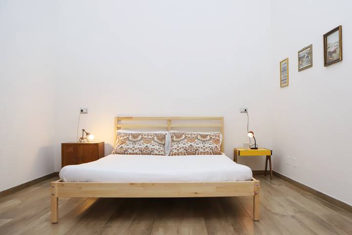 Gîte pour 8 personnes, avec balcon à Naples - 4