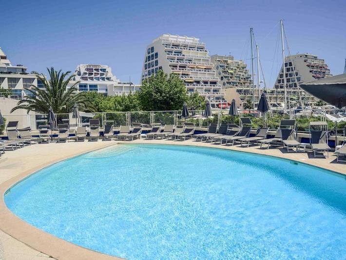 Hôtel pour 3 personnes, avec Balcon ainsi que Terrasse et Piscine