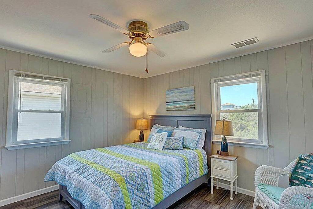 4121 Quacker Box * 3 Min Walk to Beach in Kitty Hawk Beach, Kitty Hawk