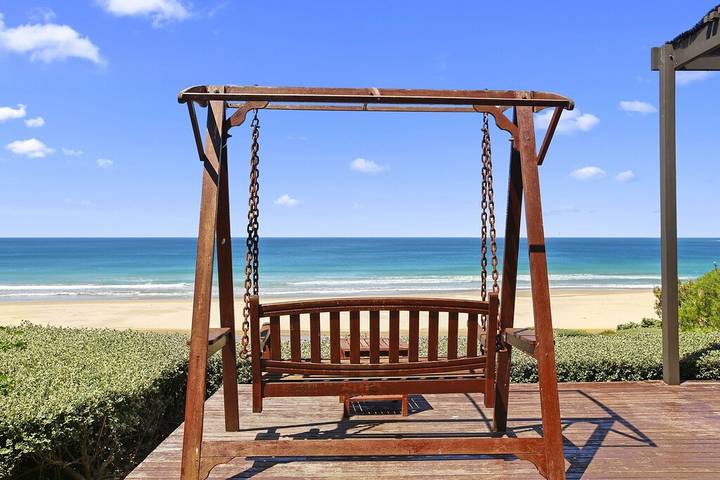 Villa for 4 people, with hot tub in Victoria