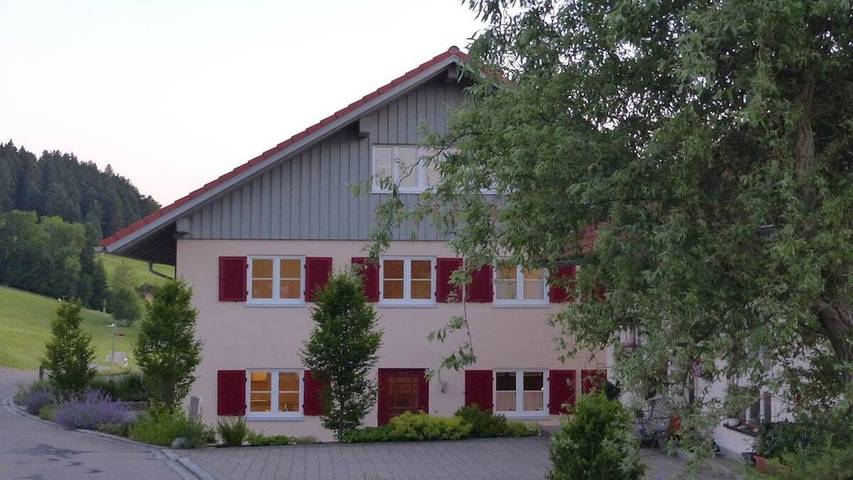 Ferienhaus für 8 Personen, mit Terrasse und Garten in Stiefenhofen