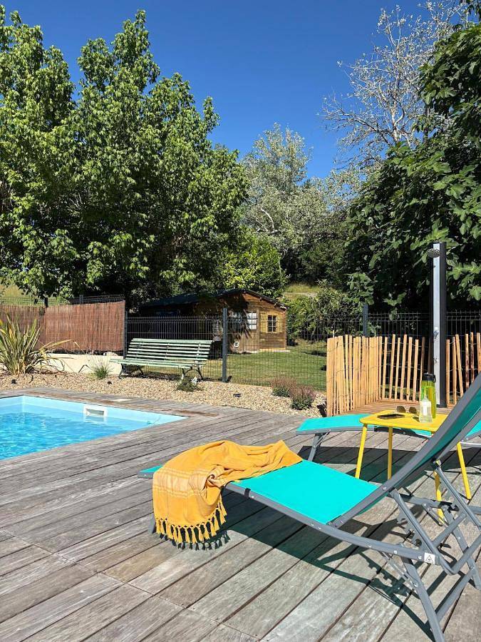 Location de vacances pour 4 personnes, avec piscine ainsi que vue et jardin à Mauvezin-sur-Gupie - 2