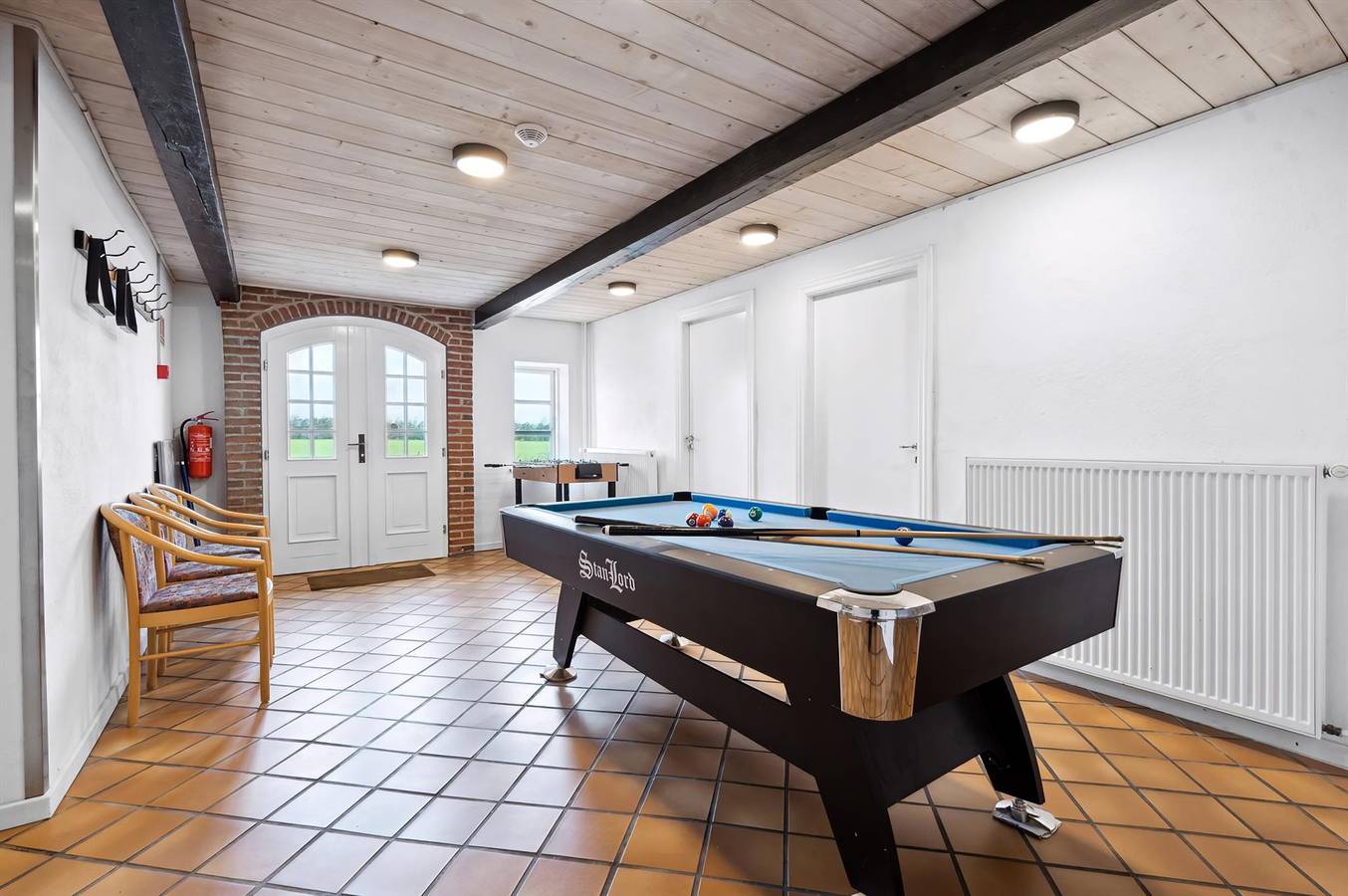 Amazing home in Bredebro w/ Wifi and 8 Bedrooms in Tondern en omgeving