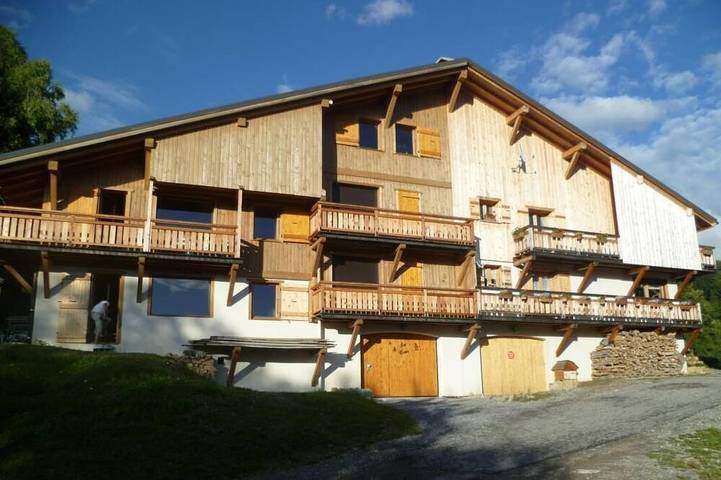 Gîte pour 6 personnes, avec balcon et jardin à Notre-Dame-de-Bellecombe