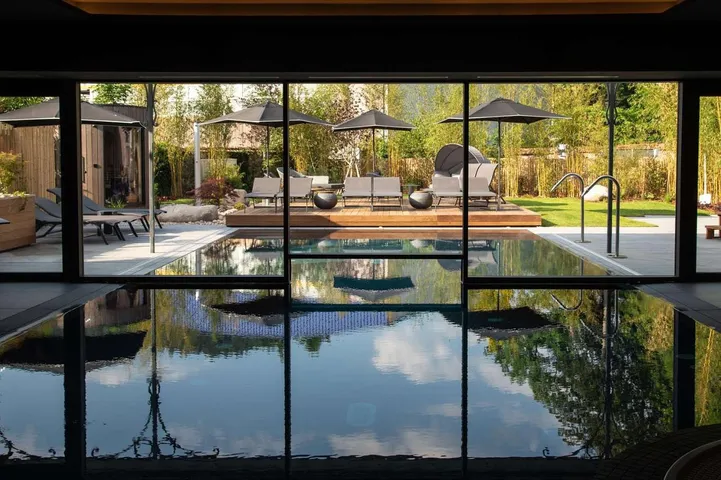 Hotel para 2 personas, con jardín y jacuzzi además de piscina y sauna - 1