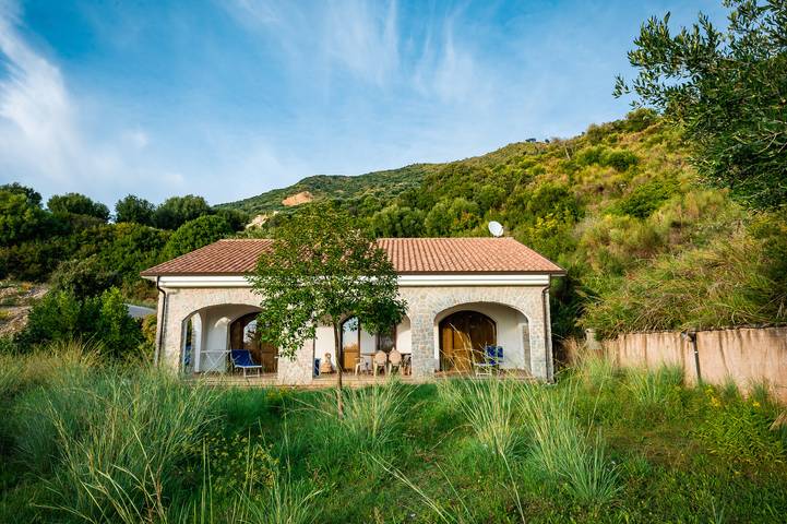 Casa vacanza per 8 persone con giardino in Pisciotta, Cilento Coast