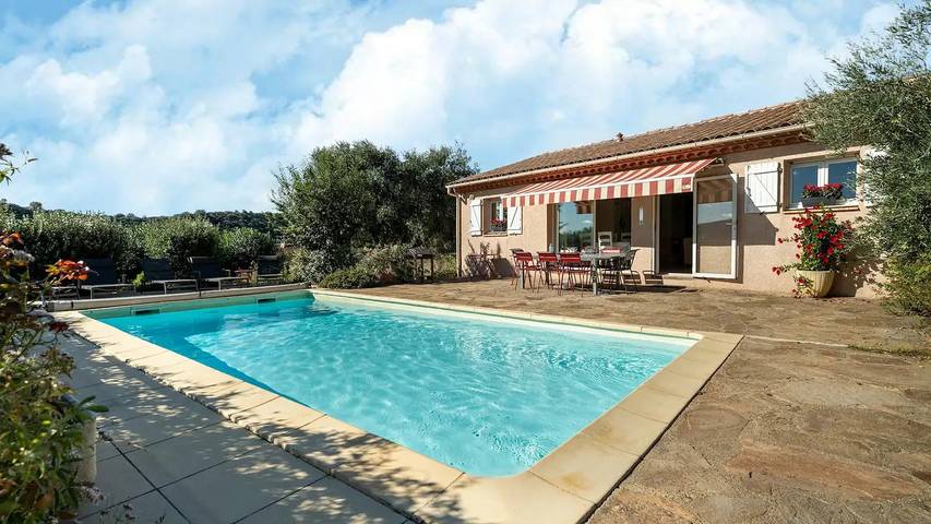 Villa pour 9 personnes, avec jardin et piscine, animaux acceptés