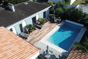 Location de vacances pour 12 personnes, avec terrasse et jardin à L'Houmeau