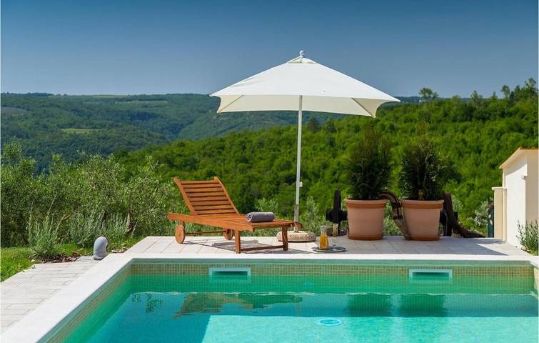 Ferienhaus für 4 Personen, mit Terrasse und Garten sowie Pool in Grožnjan