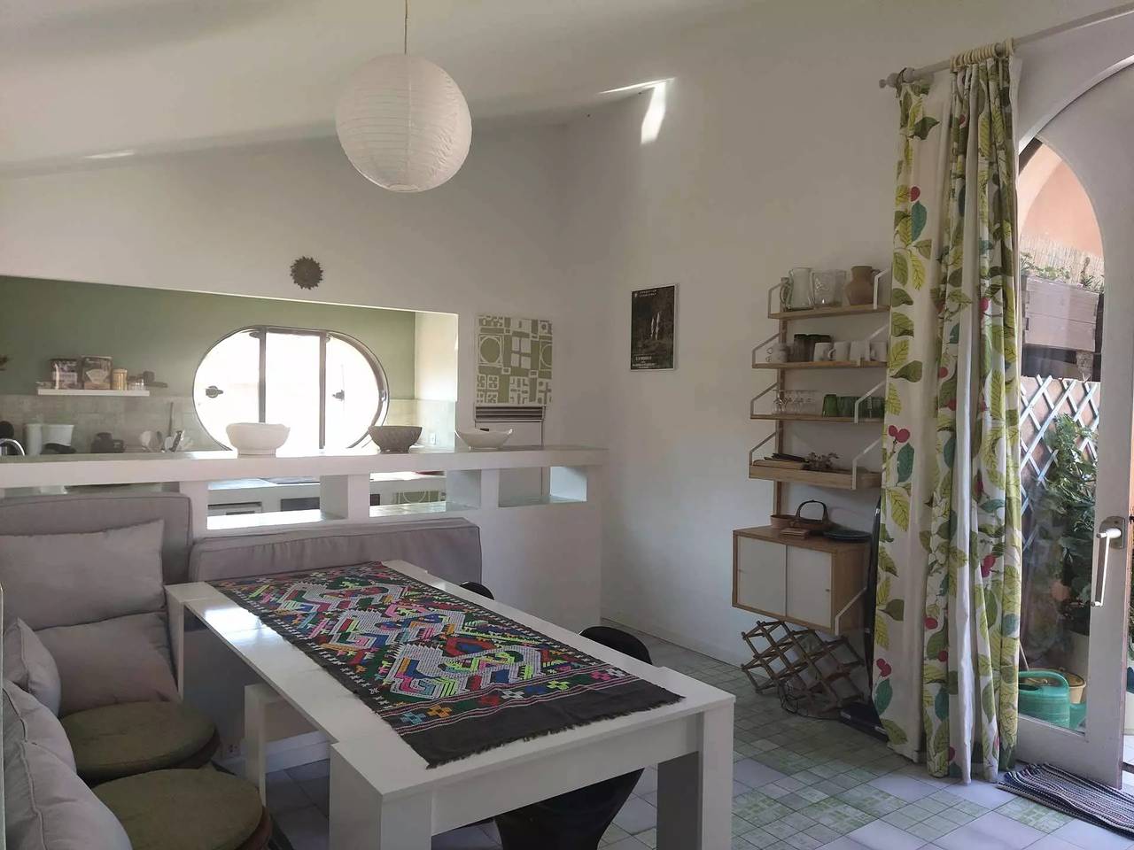 Appartamento intero, T3 30 metri dal mare con una splendida vista sul mare dalla terrazza in Hyeres, Porquerolles